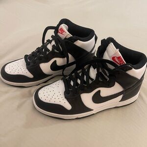 Nike Panda Dunks